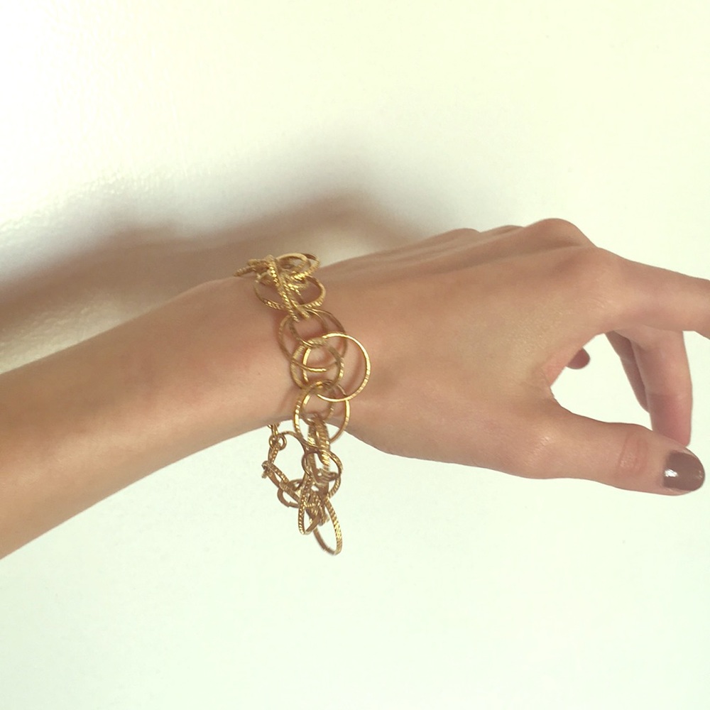 Gold hoops bracelet